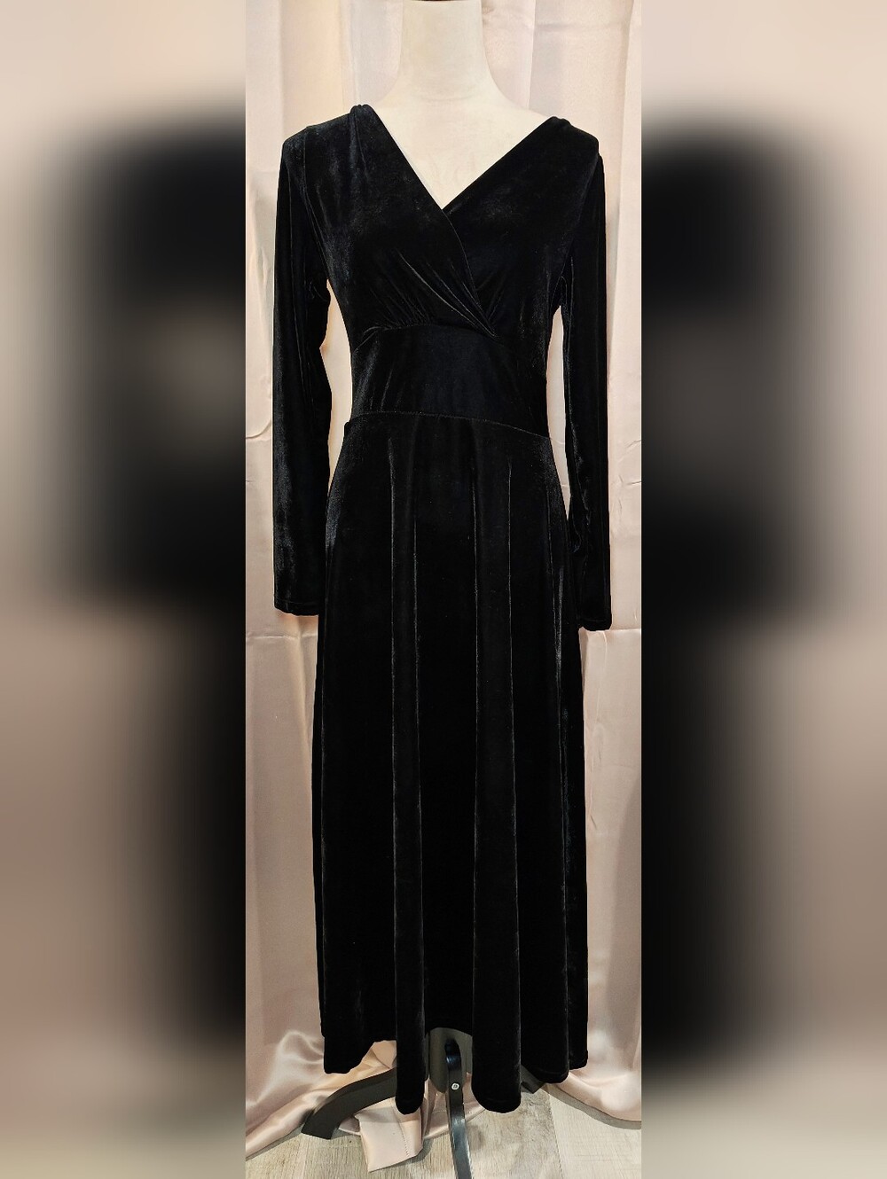 🖤Escalier Black Velvet V-Neck Long Sleeve Maxi Dress 🖤